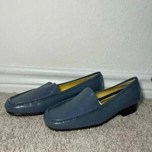 Bellini NWOB Blue Leather Flat Loafers Business Casual Dress Shoes Size 7